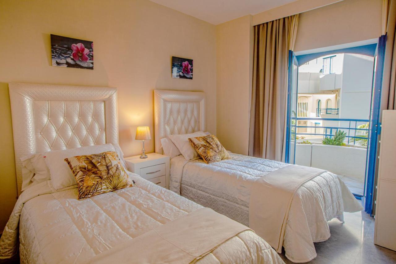 Duplex Apartment On The Beach 71 マルベーリャ エクステリア 写真