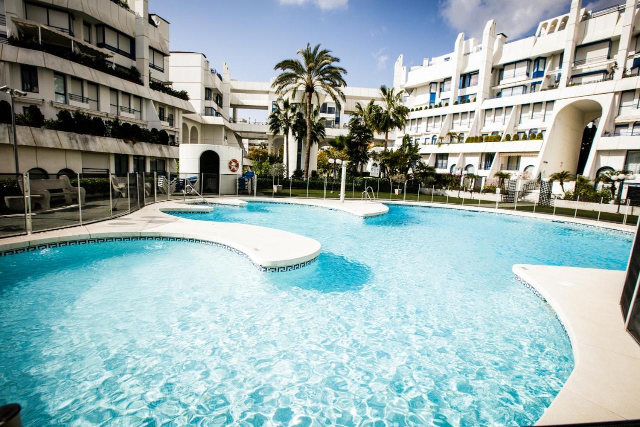 Duplex Apartment On The Beach 71 マルベーリャ エクステリア 写真